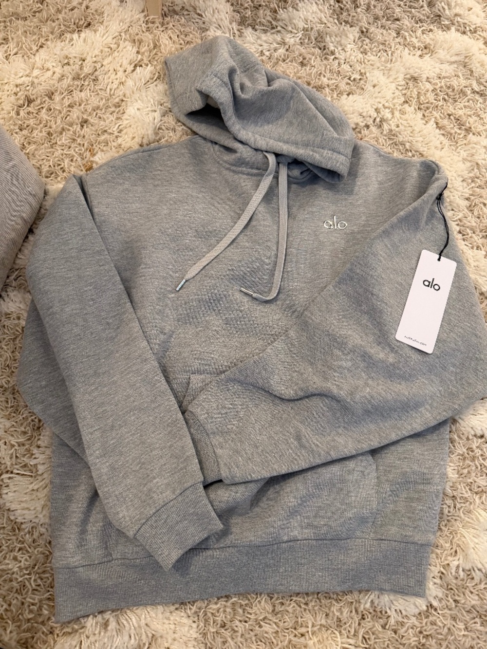 ✨ Alo Yoga Accolade Hoodie – NWT – Athletic Heather Grey – Size S